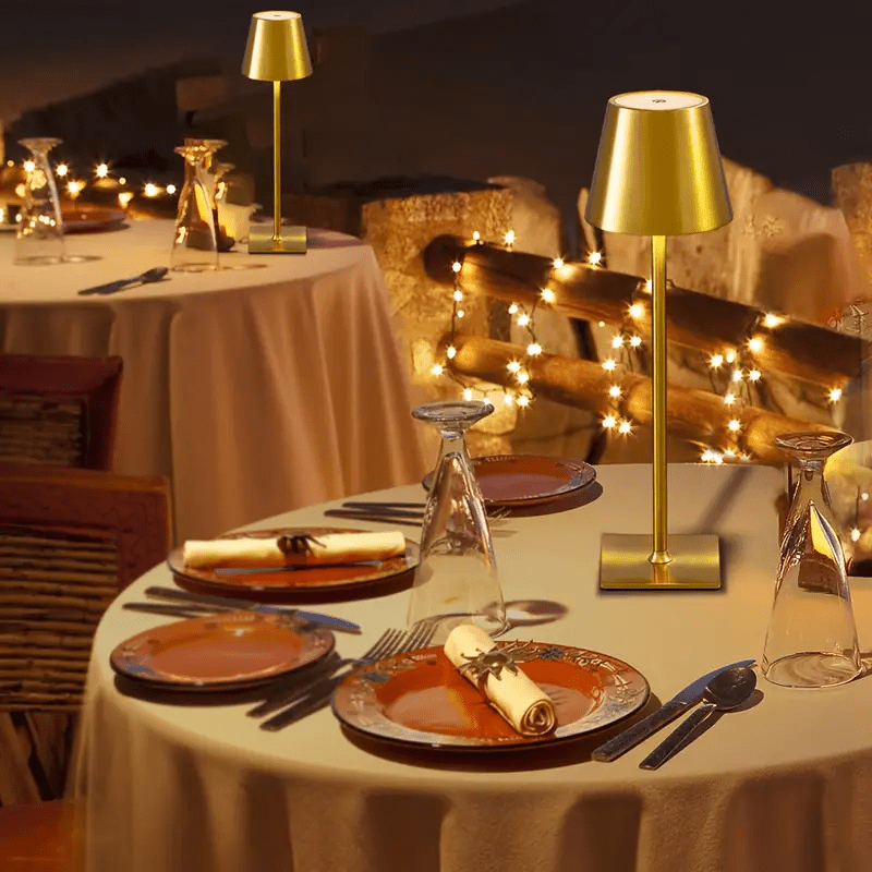 Bar veya Restoran için Ayarlanabilir LED Masa Lambası - Clario